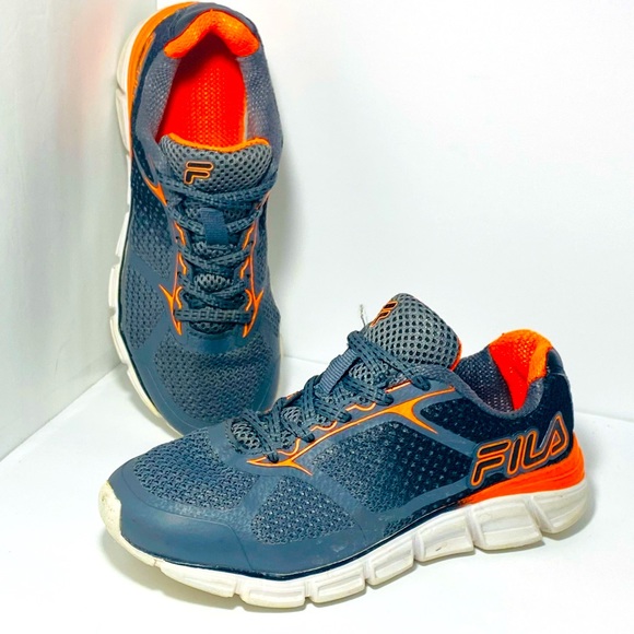 Fila Other - FILA boys sneakers size 1 gray/orange